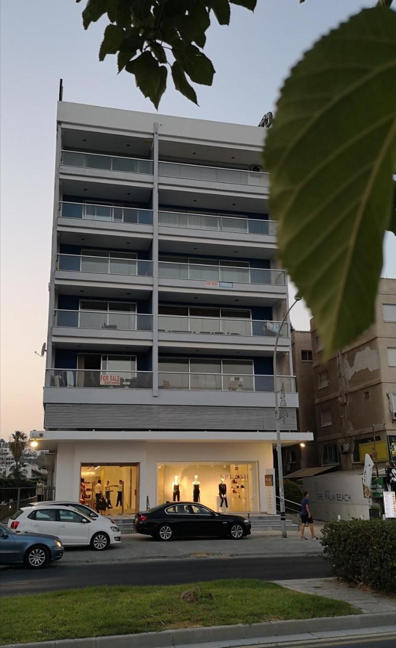 Beachfront Amazing New Apartment ลิมาซอล ภายนอก รูปภาพ